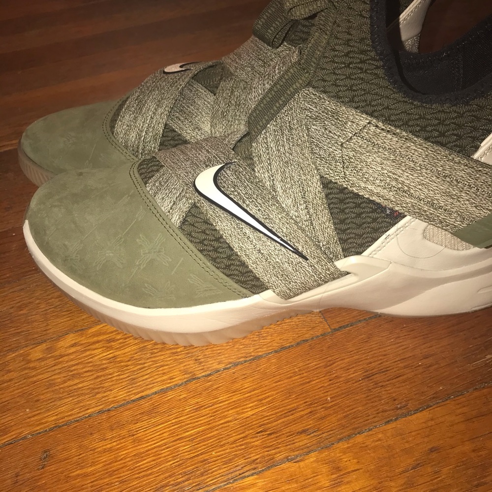 Lebron 16